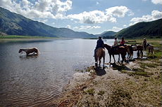 Le lac de Matese dans les Abruzzes en Italie - Randocheval / Absolu Voyages