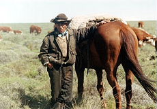 Meet the wonderful argentine gaucho in a traditional patagonian estancia - Randocheval