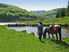 Paysages verdoyants au coeur des Balkans - Randocheval / Absolu Voyages