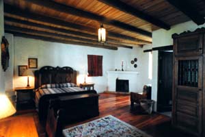 Horse riding holidays, horseback trails and equestrian vacation in Ecuador (South America) on Volcanoes Avenue in Andes mountains : enjoy the oldest and best preserved historical haciendas in South America !