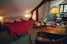 Chambre cossue lors de notre randonnée Châteaux de la Loire - RANDOCHEVAL