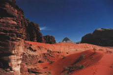 Le d&eacute;sert de Wabi Rum en randonn&eacute;e &eacute;questre  en Jordanie - D&eacute;couverte du Wadi Rum - Randocheval