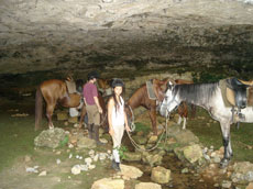 R&eacute;surgence et Grotte dans le Lot - Randocheval