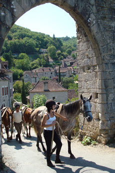 Arche m&eacute;di&eacute;vale &agrave; Saint Cirq Lapopie - Randocheval