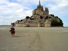 Photo gallery of our crossing of Mont Saint Michel's Bay on horseback - Randocheval / Ride in France