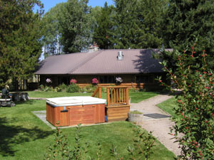 Le lodge de notre ranch de Kalispell aux USA, avec jacuzzi ext&eacute;rieur - Randocheval / Absolu Voyages