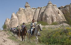 Randocheval - randonn&eacute;e &eacute;questre parmi les chemin&eacute;es de f&eacute;es en Cappadoce
