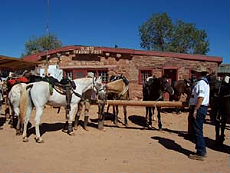 Randonn&eacute;e &eacute;questre, voyage &agrave; cheval &agrave; Monument Valley - Rando Cheval