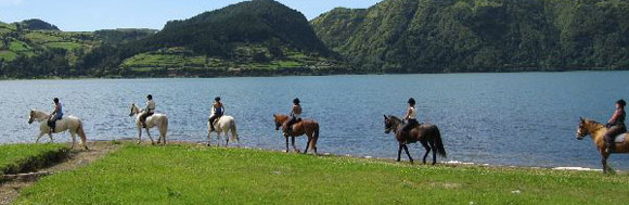 Voyage à cheval aux Açores sur Sao Miguel - Randonnée équestre organisée par Randocheval