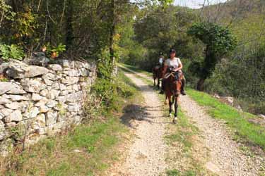 Voyage à cheval - Randonnée équestre en Croatie avec Randocheval