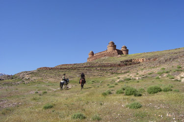 Voyage à cheval en Andalousie dans le sierra Nevada - Randonnée équestre organisée par Randocheval