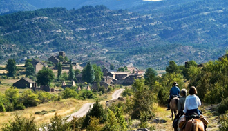 Voyage à cheval dans les Pyrénées espagnoles - Randonnée équestre organisée par Randocheval