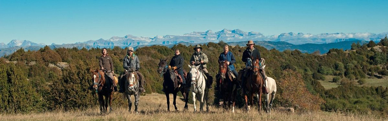 Voyage à cheval dans les Pyrénées espagnoles - Randonnée équestre organisée par Randocheval
