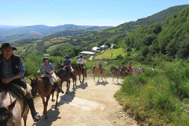 Voyage à cheval en Galice, sur le chemin de Saint Jacques - Randonnée équestre organisée par Randocheval