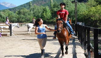 Stages et séjours linguistiques - anglais et cheval - langue (anglais, espagnol et allemand) et équitation