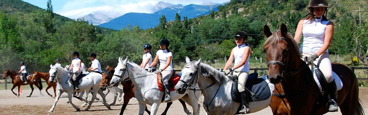 Voyage à cheval et stage linguistique - Randonnée équestre organisée par Randocheval