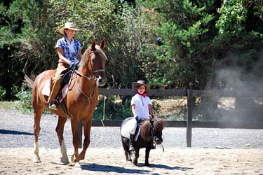 Voyage à cheval et stage linguistique - Randonnée équestre organisée par Randocheval