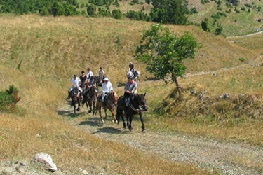 Voyage à cheval - Randonnée équestre en Ariége pour les jeunes avec Randocheval