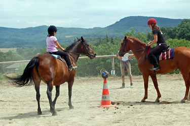 Voyage à cheval - Randonnée équestre en Ariége pour les jeunes avec Randocheval