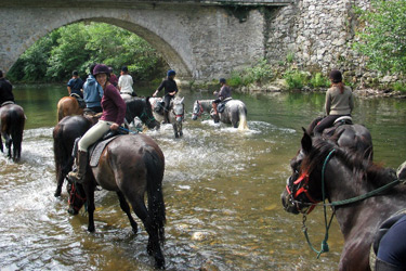 Voyage à cheval - Randonnée équestre en Ariége pour les jeunes avec Randocheval