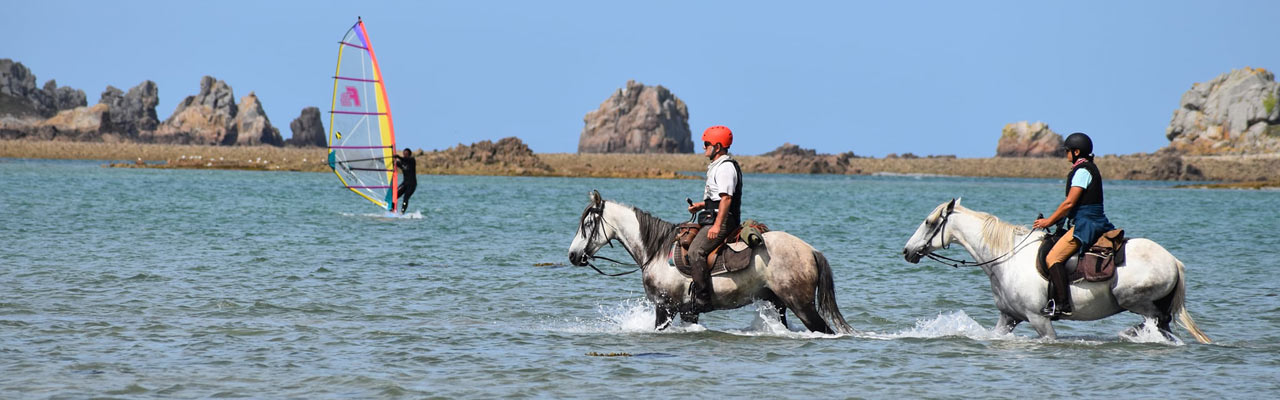 randonnée à cheval dans le finistère, randonnée à cheval en Bretagne, randonnée bord de mer, randonnée nature
