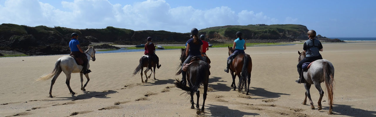 randonnée à cheval dans le finistère, randonnée à cheval en Bretagne, randonnée bord de mer, randonnée nature