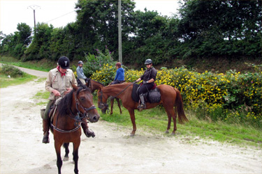 randonnée à cheval dans le finistère, randonnée à cheval en Bretagne, randonnée bord de mer, randonnée nature