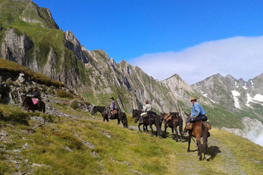 Rando Cheval en Pays Cathare en FRANCE - Voyage à cheval dans les Pyrénées