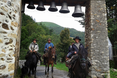 Rando Cheval en Pays Cathare en FRANCE - Voyage à cheval dans les Pyrénées