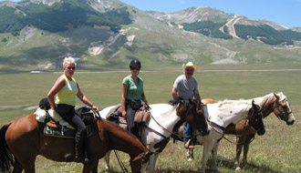 Randonnée équestre en Italie dans le parc national des Abruzzes - RANDOCHEVAL