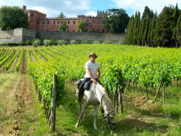 Voyage à cheval en Toscane dans la vallée du Chianti - Randonnée équestre organisée par Randocheval