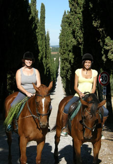 Voyage à cheval en Toscane dans la vallée du Chianti - Randonnée équestre organisée par Randocheval