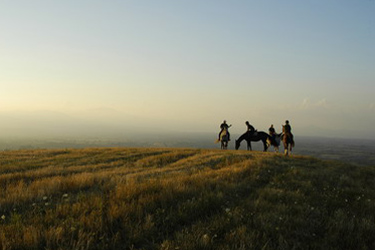 Voyage à cheval en Toscane - Randonnée équestre et séjour dans un château organisée par Randocheval