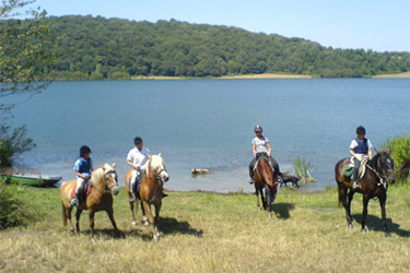 Voyage à cheval en Toscane - Randonnée équestre et séjour dans un château organisée par Randocheval