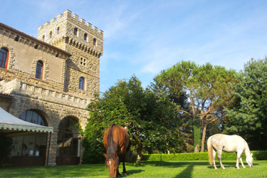 Voyage à cheval en Toscane - Randonnée équestre et séjour dans un château organisée par Randocheval