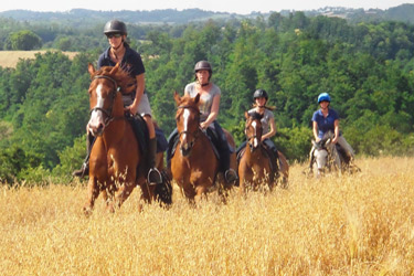 Voyage à cheval en Toscane - Randonnée équestre et séjour dans un château organisée par Randocheval