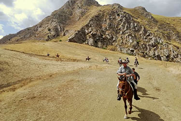 Voyage et aventure à cheval en Sicile - Randonnée équestre en Italie organisée par Randocheval