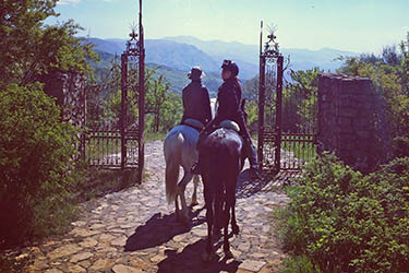 Voyage et aventure à cheval en Sicile - Randonnée équestre en Italie organisée par Randocheval