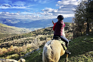 Voyage et aventure à cheval en Sicile - Randonnée équestre en Italie organisée par Randocheval