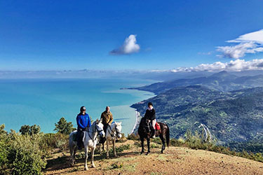 Voyage et aventure à cheval en Sicile - Randonnée équestre en Italie organisée par Randocheval