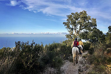 Voyage et aventure à cheval en Sicile - Randonnée équestre en Italie organisée par Randocheval