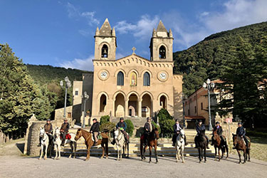 Voyage et aventure à cheval en Sicile - Randonnée équestre en Italie organisée par Randocheval