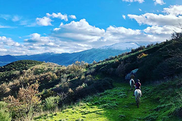 Voyage et aventure à cheval en Sicile - Randonnée équestre en Italie organisée par Randocheval