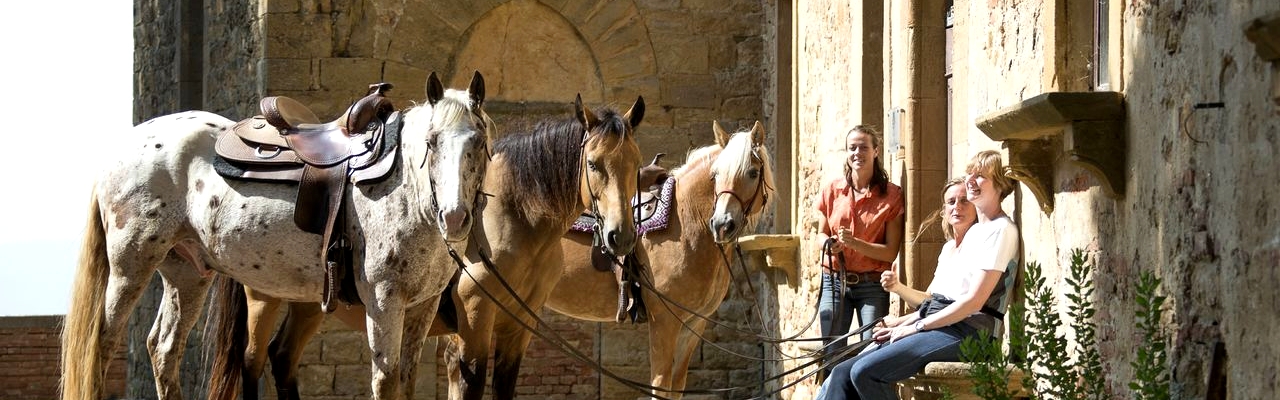 Voyage à cheval en Toscane - Randonnée équestre organisée par Randocheval en Toscane