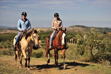 Voyage à cheval en Toscane - Randonnée équestre organisée par Randocheval en Toscane