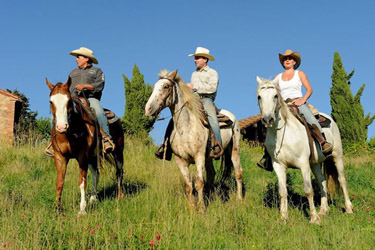 Voyage à cheval en Toscane - Randonnée équestre organisée par Randocheval en Toscane