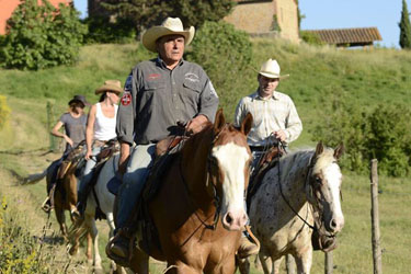 Voyage à cheval en Toscane - Randonnée équestre organisée par Randocheval en Toscane