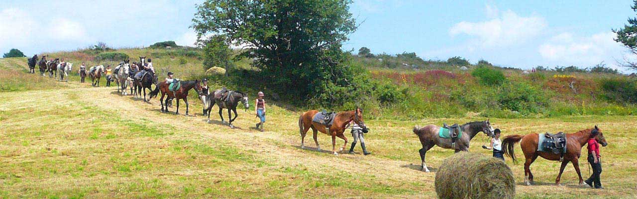 Voyage à cheval en Lozère (jeunes) - Randonnée équestre organisée par Randocheval