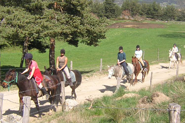 Voyage à cheval en Lozère (jeunes) - Randonnée équestre organisée par Randocheval