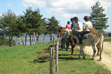 Voyage à cheval en Lozère (jeunes) - Randonnée équestre organisée par Randocheval